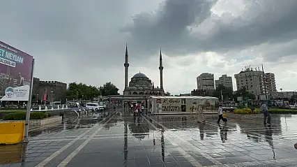 Kayseri'de Sağanak Yağış Etkili Oldu
