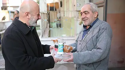 Kocasinan'da 228 Vatandaşa Sıcak Yemek Desteği