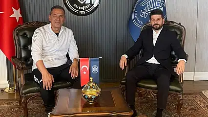Kocasinan Şimşekspor'da Rasim Aykurt ile devam kararı