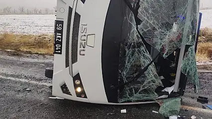 Mahkûm taşıyan araç devrildi: 9 yaralı