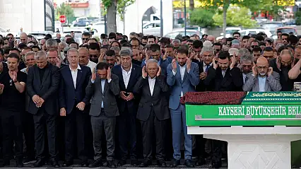 Mimarsinan OSB Başkanı Mehmet Arar'ın babası son yolculuğuna uğurlandı