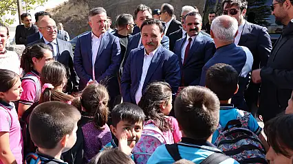 Vali Çiçek'ten Çomaklı ilk ve ortaokulu'na ziyaret