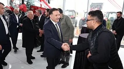 Vali Çiçek ve Başkan Büyükkılıç'tan ısuzu bayii ziyareti