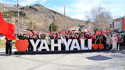 Yahyalı'da 'İlk Ders: Bayrak Sevgisi' yürüyüşü