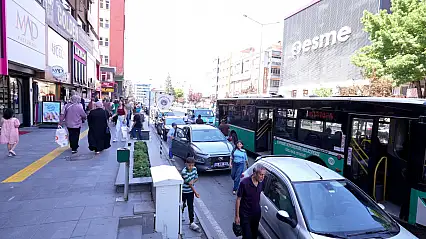 Zabıta'dan otobüs duraklarında hatalı park denetimi