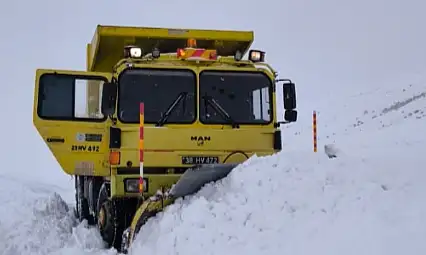 Büyükşehir ekipleri 24 mahalle yolunu ulaşıma açtı