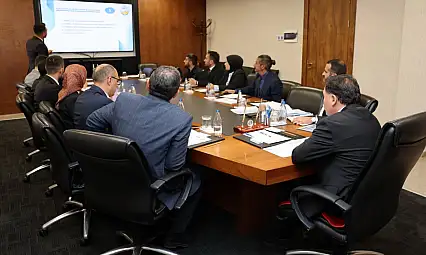 Vali Çiçek, ERVA spor okulları toplantısına başkanlık etti