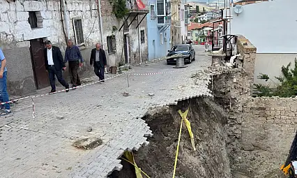 Yeşilhisar'da Heyelan: Bir Sokak Trafiğe Kapatıldı