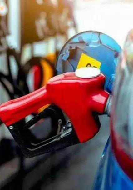 Benzine çifte indirim! Fiyatlar peş peşe düşüyor