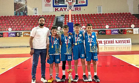 Bünyan Naci Baydemir İmam Hatip Ortaokulu Kayseri Şampiyonu Oldu
