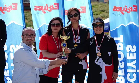 Erciyes'te 2 Bin 200 Metrede Plaj Voleybolu Heyecanı