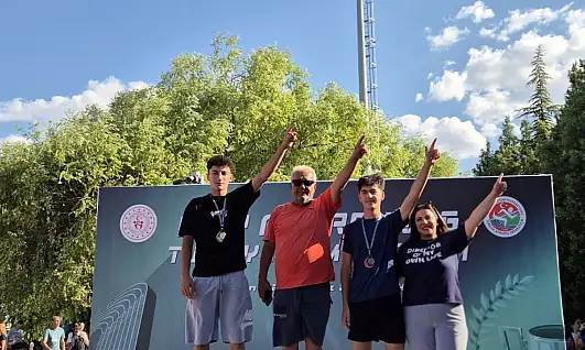Kayserili sporcu atletizmde Türkiye üçüncüsü oldu