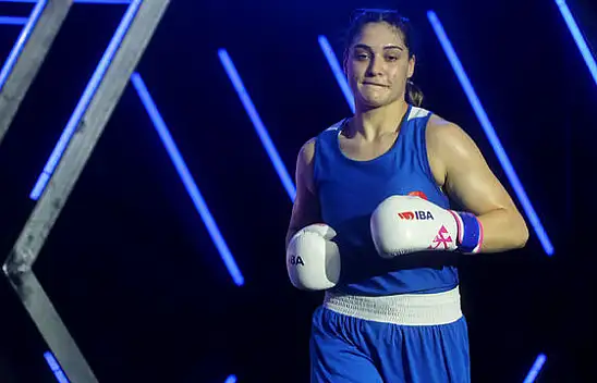 Büşra Işıldar, Dünya boks şampiyonası'nda gümüş madalya kazandı!