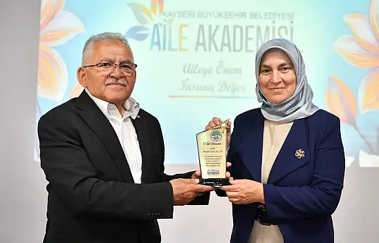 Büyükşehir Aile Akademisi 2025'te Binlerce Aileye Destek Sağladı
