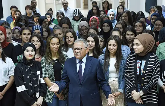 Kayseri Büyükşehir'den öğrencilere 42 milyon tl'lik destek