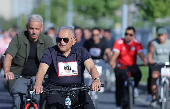 Kayseri'de doktorlar 'Sağlık İçin' Pedal çevirdi