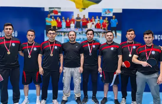 Kayseri Emniyet sporcuları masa tenisinde derece elde etti