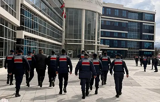 Jandarma Ekipleri Cinayet Şüphelisini Yakaladı