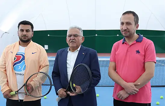 Kayseri'ye modern tenis kortları