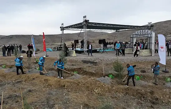 Kocasinan'da fidanlar toprakla buluştu