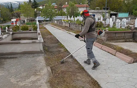 Melikgazi'de Mezarlıklar Bayram Ziyaretine Hazırlanıyor