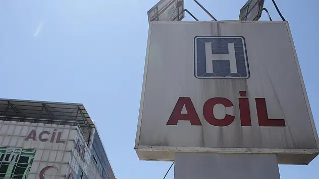 'Elimdeki bıçağın üstüne düştü'