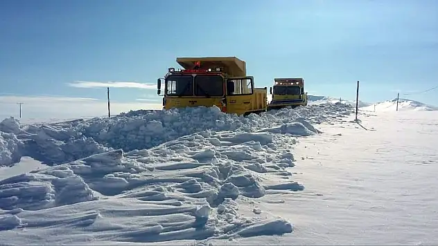 208 MAHALLE YOLUNU ULAŞIMA AÇAN BÜYÜKŞEHİR, KAPALI MAHALLE YOLU BIRAKMADI