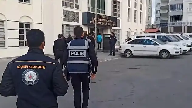 21 kaçak göçmen yakalandı