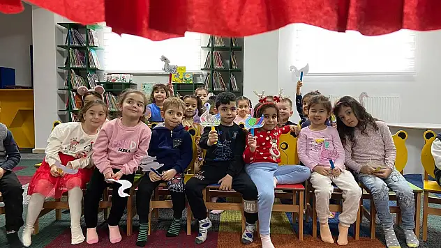 3 BİN SESLİ KİTAP VAR