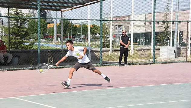 30 Ağustos Tenis Kupası devam ediyor