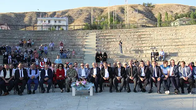 52 ADET TEKERLEKLİ SANDALYE SAHİPLERİNE TESLİM EDİLDİ