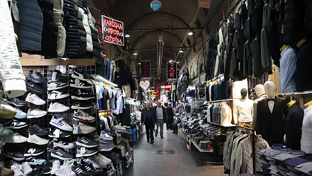 800 yıllık tarihi Kapalı Çarşı, ticaretteki canlılığını koruyor