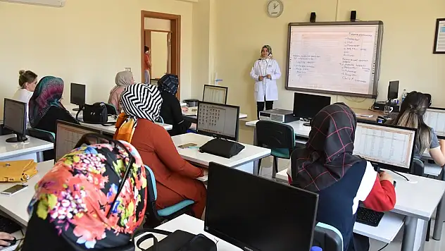 86 Branşta 33 Bin 289 Kişiye Eğitim Verdi