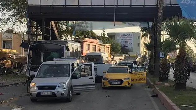 Adana'da Çevik Kuvvet Servis Aracına Bombalı Saldırı !