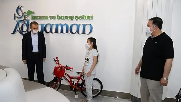 Adıyaman da Öğrencilere başkandan hediye