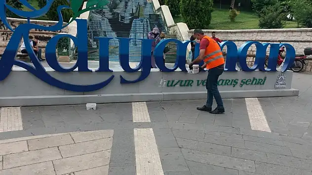 Adıyaman da sokak hayvanlarına yem