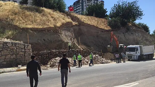 Adıyaman petrol caddesine istinat duvarı