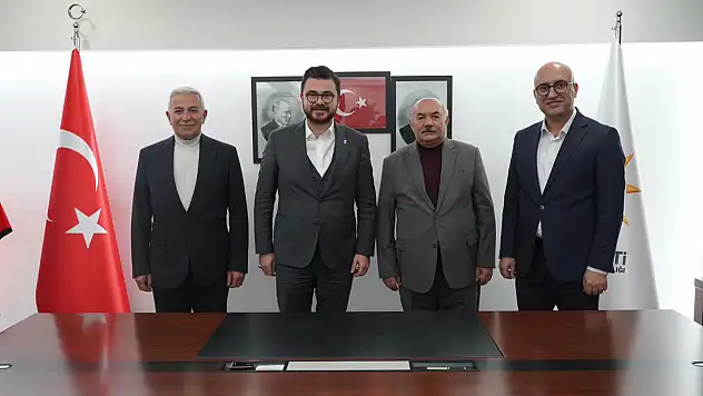 AK Parti Kayseri teşkilatının 3 ilçesinde görev değişikliği