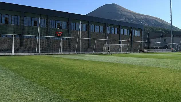 Akar ve Büyükkılıç, Takımları Dünya Klasındaki Erciyes Yüksek İrtifa Kamp Merkezi'ne Davet Etti