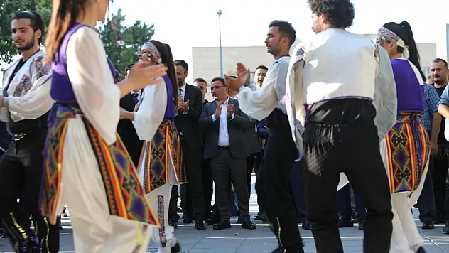 'Altın Eller Sanat Festivali' Açılışına Katıldı