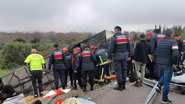 Antalya'da otobüs devrildi: 8 ölü, 26 yaralı