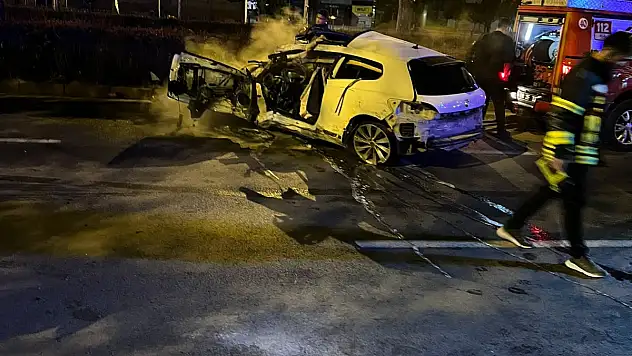 Araç duvara çarptı