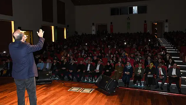 ARTVİN'DE MEKKE'NİN FETHİ PROGRAMI GÖNÜLLERİ FETHETTİ