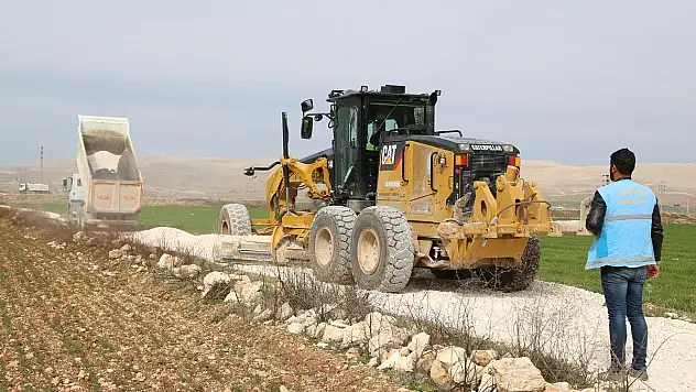 AŞAĞIKOYMAT VE ULUBAĞ'IN YOLLARI YAPILIYOR