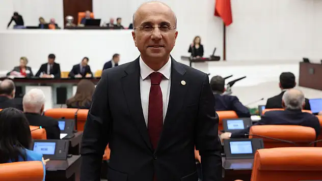 Aşkın Genç'ten Sülük Gölü İçin Kuraklık Uyarısı
