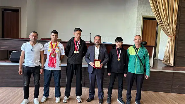 Atalay Yaman'dan öğrencilere spor ve kariyer konferansı