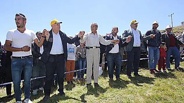 AYDINTEPE YAYLASI'NDA ŞÖLEN COŞKUSU