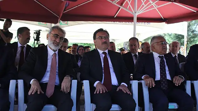 'Aynı safta namaz kıldığınız insanların ihaneti'