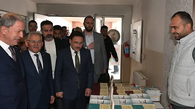 BAKAN AKAR  KAYSERİ LİSESİ ÖĞRENCİLERİYLE