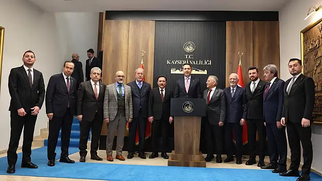 Bakan Bayraktar'dan Vali Çiçek'e Ziyaret